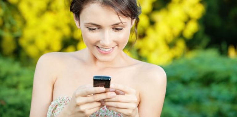 הודעות טקסט - איך לקרוא בחורה בין השורות